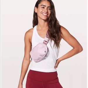 Lululemon Everywhere Belt bag- misty pink